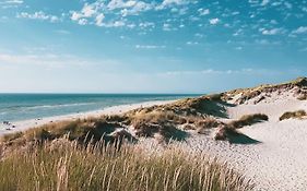 Volledig Gerenoveerd 2 Slaapkamer Appartement In Westende-Bad, 250 M Van Het Strand